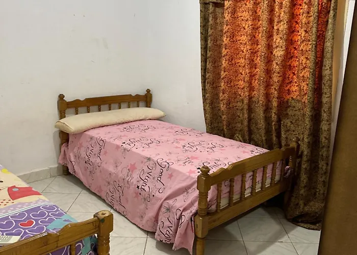 Nyaraló ڤيلا بالعين السخنه *